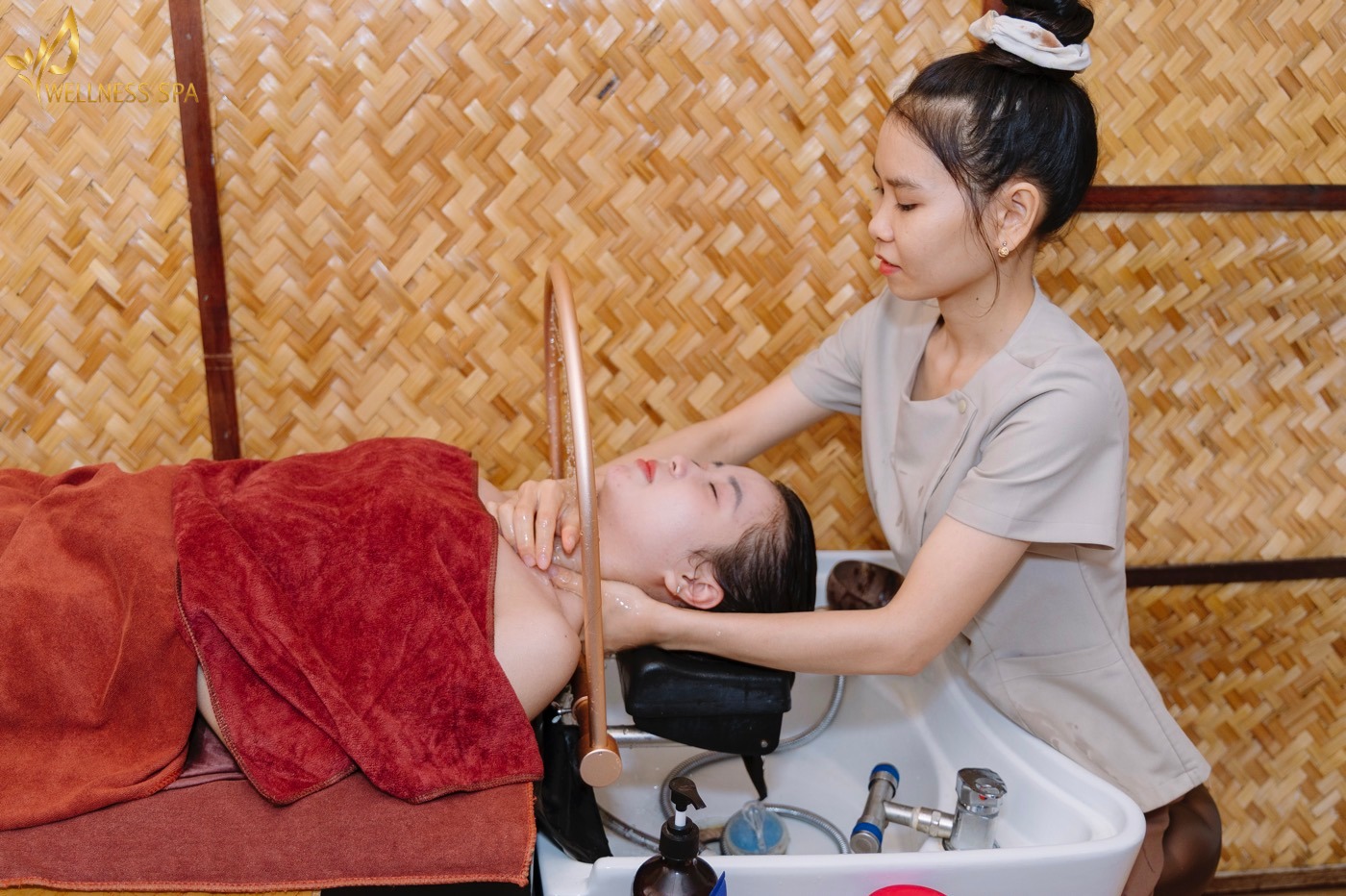 Massage cổ vai gáy chuyên sâu kết hợp gội dưỡng sinh