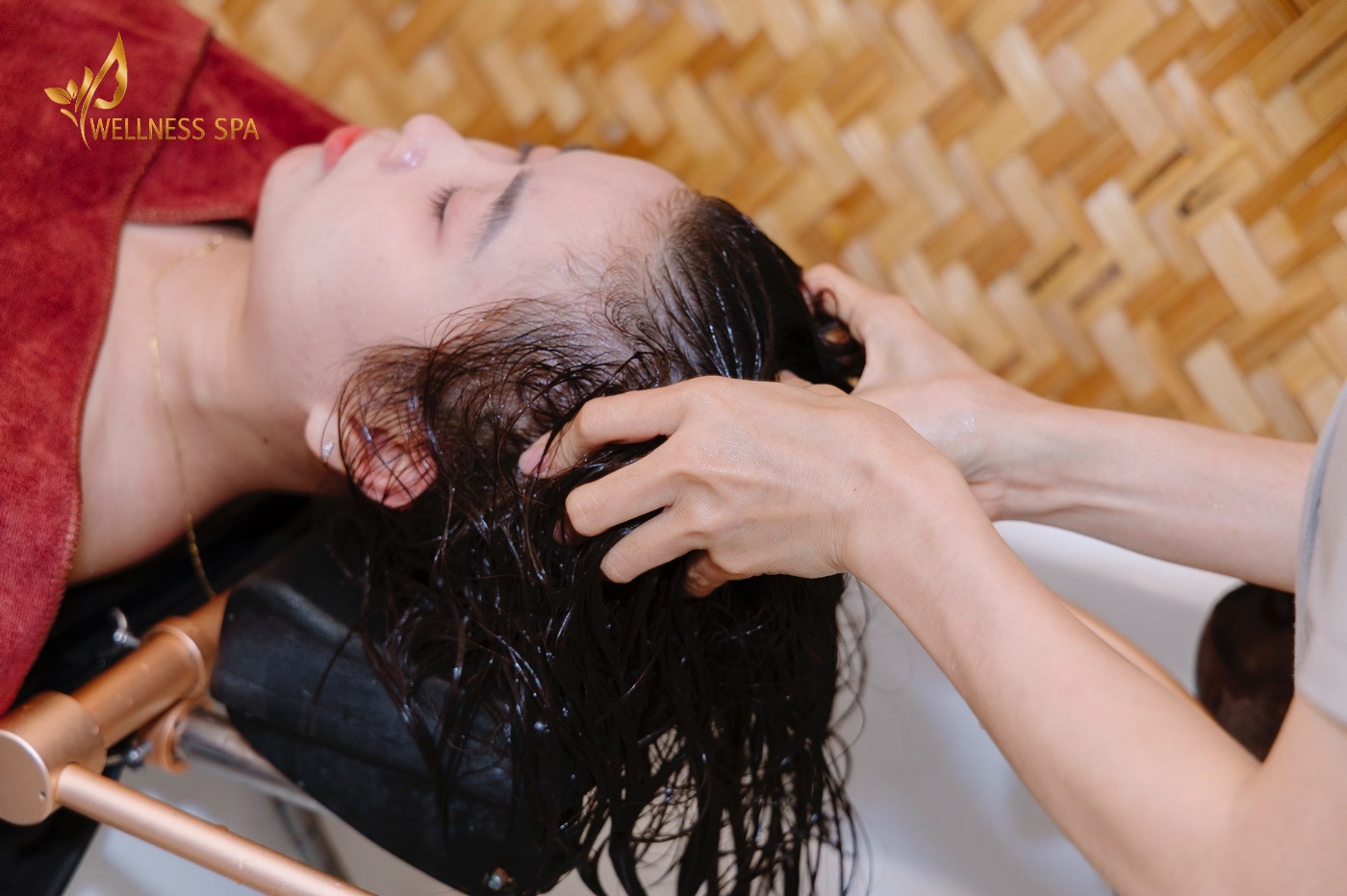 Sản phẩm và dụng cụ massage chăm sóc da mặt